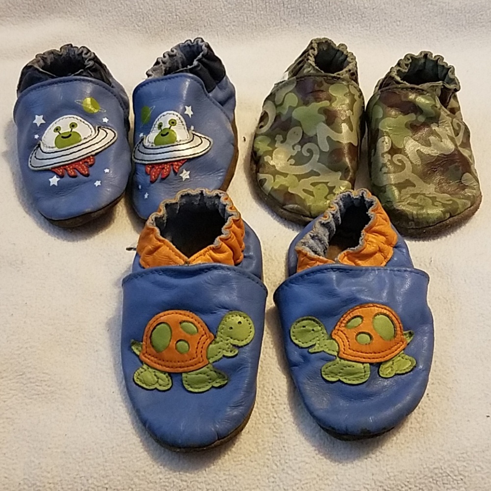 Robeez crib shoes 12-18m turtles/aliens/lizard cam